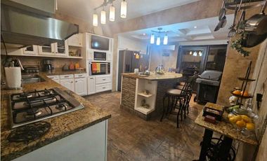 EN VENTA CASA DE LUJO EN CLAYTON