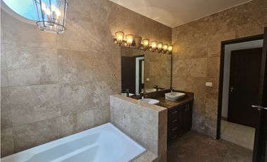 VENTA CASA TUCAN COUNTRY CLUB COCOLI