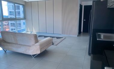 Avenida Balboa, vista al mar 153m2  amoblado a solo $1699