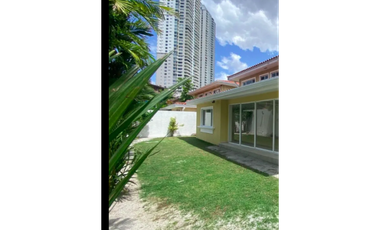 Costa del Este casa amplia 500m2 terreno a solo $4350