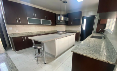 Costa del Este casa amplia 500m2 terreno a solo $4350