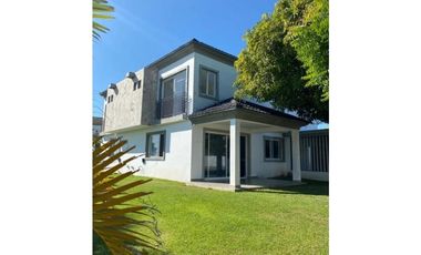 SE VENDE CASA EN P.H.CORONADO ESCAPES