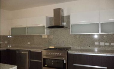 Embassy Club . Town home Venta