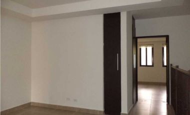 Embassy Club . Town home Venta