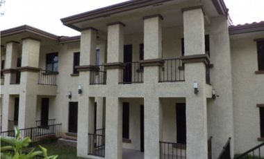 Embassy Club . Town home Venta