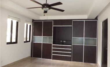 Embassy Club . Town home Venta