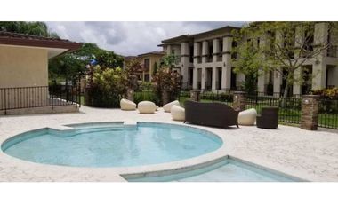 Embassy Club . Town home Venta