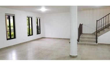 Embassy Club . Town home Venta