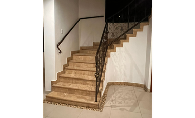VENTA DE CASA EN ALBROOK.