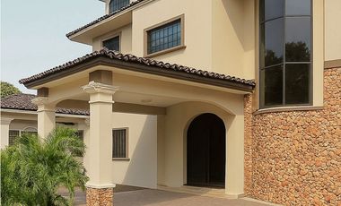 VENTA DE CASA EN ALBROOK.