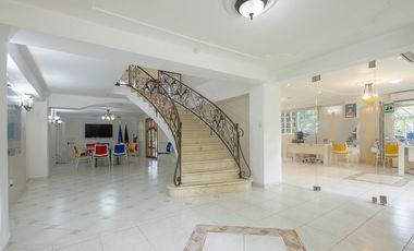 ESPECTACULAR CASA EN VENTA EN ALBROOK - Lujo y Espacio Inigualables