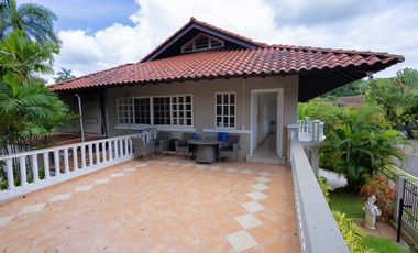 ESPECTACULAR CASA EN VENTA EN ALBROOK - Lujo y Espacio Inigualables