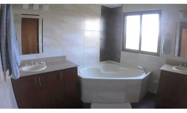 Venta de apartamento en Vista Mar Resort, Beach & Marina