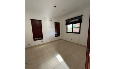 VENDO CASA REPOSEIDA EN EL DORAL COSTA SUR