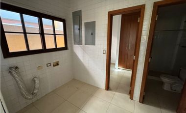 VENDO CASA REPOSEIDA EN EL DORAL COSTA SUR