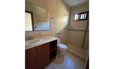 VENDO CASA REPOSEIDA EN EL DORAL COSTA SUR