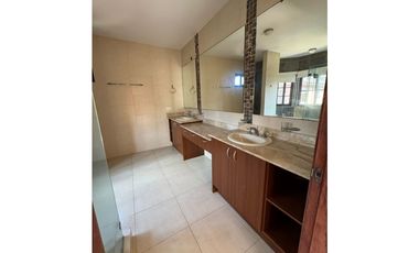 VENDO CASA REPOSEIDA EN EL DORAL COSTA SUR