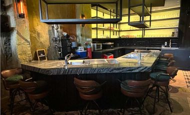 VENTA / ALQUILER DE EDIFICO REMODELADO EN CASCO ANTIGUO