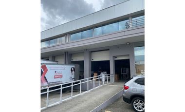 VENTA DE BODEGA CON OFICINAS EN CIUDAD DE PANAMA