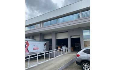 VENTA DE BODEGA CON OFICINAS EN CIUDAD DE PANAMA