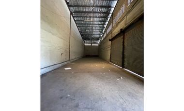 Bodega de 1 solo nivel con 500m2 FRANCEFIELD