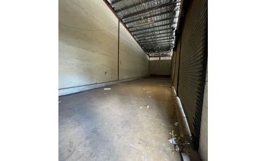 Bodega de 1 solo nivel con 500m2 FRANCEFIELD