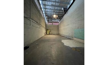 Bodega de 1 solo nivel con 500m2 FRANCEFIELD