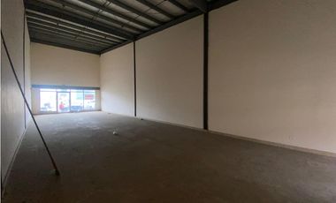 LOCAL / TOCUMEN / PLAZA SUR / 127M / PLANTA BAJA / ANDEN / VACIO