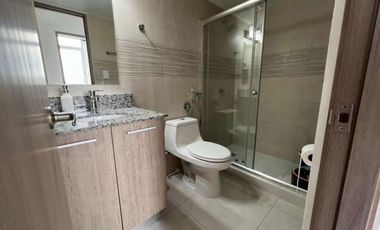 SE ALQUILA APARTAMENTO AMOBLADO EN PH GREENWOOD TOWER