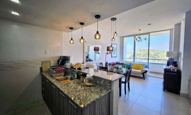 SE ALQUILA APARTAMENTO AMOBLADO EN PH GREENWOOD TOWER