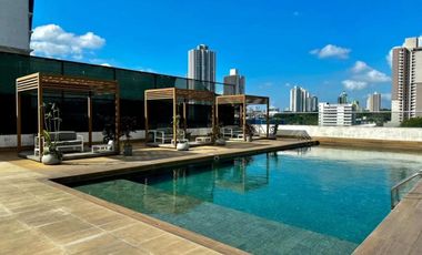 SE ALQUILA APARTAMENTO AMOBLADO EN PH GREENWOOD TOWER