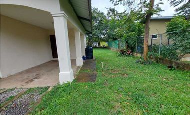 ALQUILO/ VENDO CASA DE 2 HABITACIONES FRENTE A CALLE SUPER MR.PRECIO