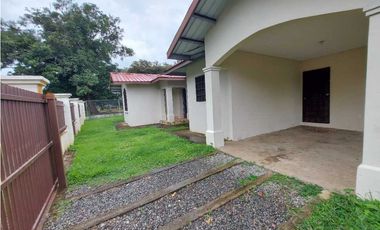 ALQUILO/ VENDO CASA DE 2 HABITACIONES FRENTE A CALLE SUPER MR.PRECIO
