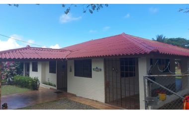 Alquiler Casa en Playa Coronado – Los Guayacanes 🌴