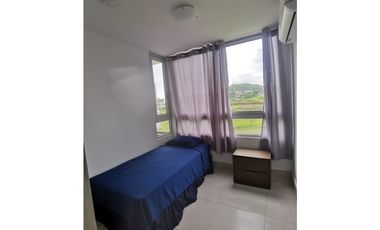 SE ALQUILA APARTAMENTO AMOBLADO EN PH GREENWOOD TOWER