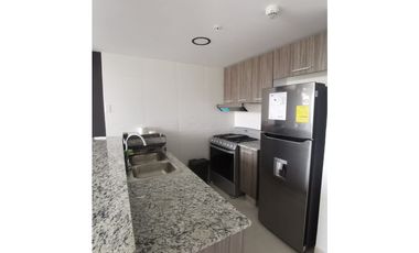 SE ALQUILA APARTAMENTO AMOBLADO EN PH GREENWOOD TOWER