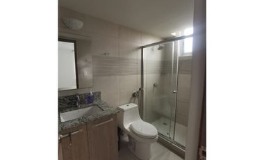 SE ALQUILA APARTAMENTO AMOBLADO EN PH GREENWOOD TOWER