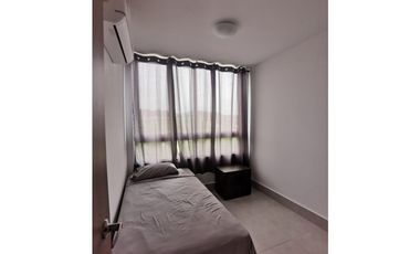 SE ALQUILA APARTAMENTO AMOBLADO EN PH GREENWOOD TOWER