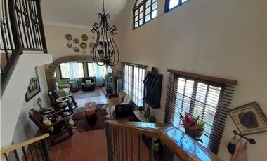 OPORTUNIDAD DE INVERSION - VENTA CASA EN CERRO AZUL