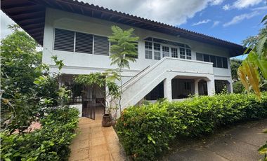 VENTA DE CASA EN ALBROOK.