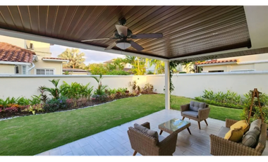 COSTA SUR / VILLA VALENCIA / 388M2 / 4 HABITACIONES / PISCINA