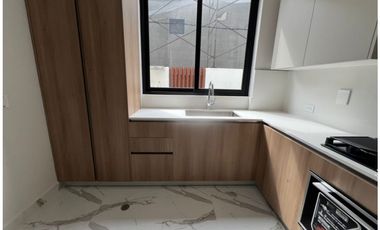 VENTA DE HERMOSA CASA A ESTRENAR EN ALBROOK.
