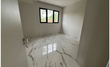 VENTA DE HERMOSA CASA A ESTRENAR EN ALBROOK.