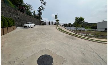 VENTA DE HERMOSA CASA A ESTRENAR EN ALBROOK.