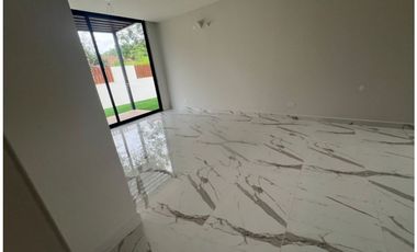 VENTA DE HERMOSA CASA A ESTRENAR EN ALBROOK.