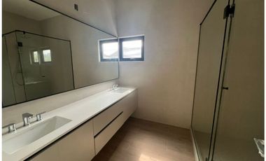 VENTA DE HERMOSA CASA A ESTRENAR EN ALBROOK.