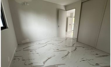 VENTA DE HERMOSA CASA A ESTRENAR EN ALBROOK.