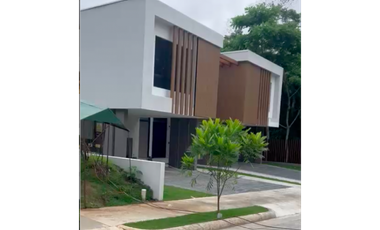 VENTA DE HERMOSA CASA A ESTRENAR EN ALBROOK.