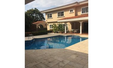 VENTA O ALQUILER DE CASA EN COSTA DEL ESTE 4470