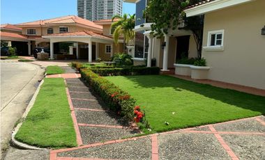 VENTA O ALQUILER DE CASA EN COSTA DEL ESTE 4470